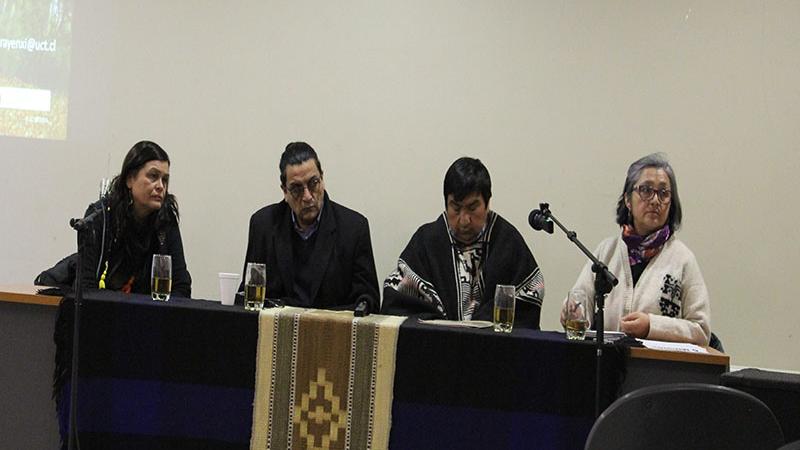 Ximena, Navarro, César Millahueique, Lonko Juan Roa Antilao y Juanita Paillalef.