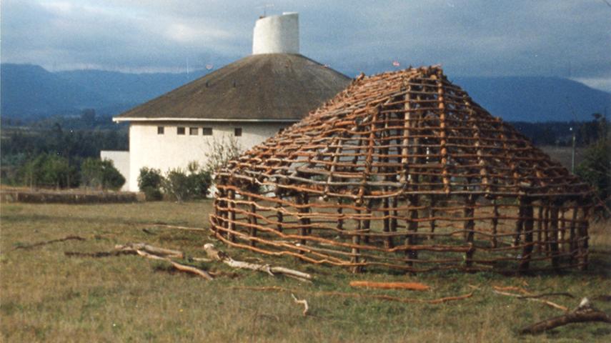 Estructura y armazón finalizada, s/f. Archivo fotográfico del Museo Mapuche de Cañete.