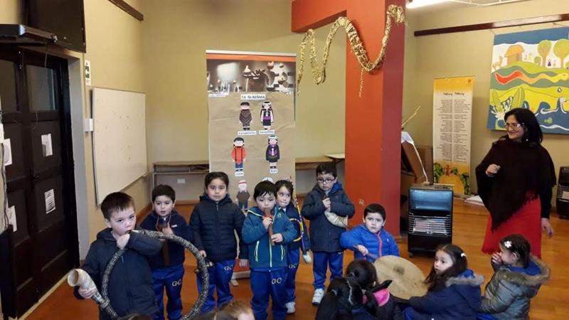 Taller de canto e instrumentos musicales mapuche