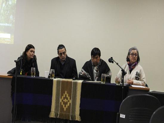 Ximena, Navarro, César Millahueique, Lonko Juan Roa Antilao y Juanita Paillalef.